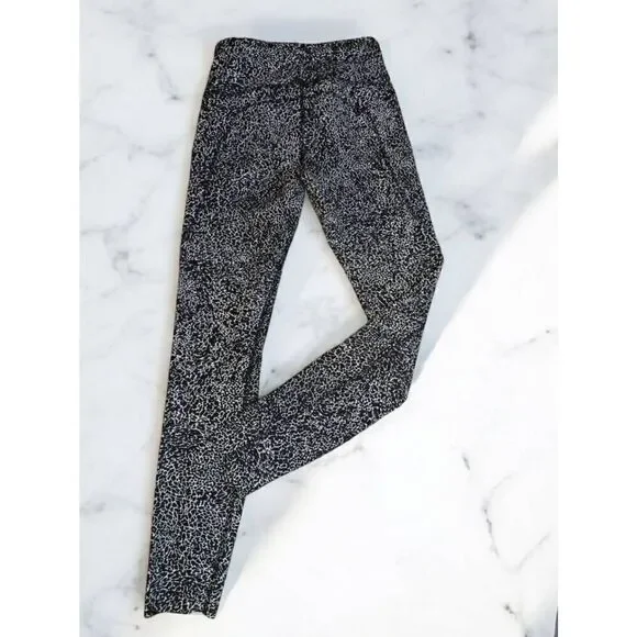 Lululemon Size 4 Fast & Free - Picture 2 of 5